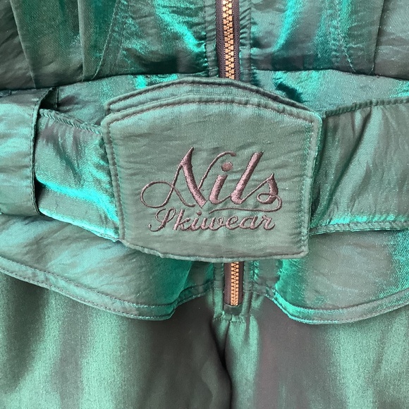 Vintage 80’s/90’s Nils Skiwear Snowsuit in Iridescent Emerald Green Size 8 - Picture 13 of 14
